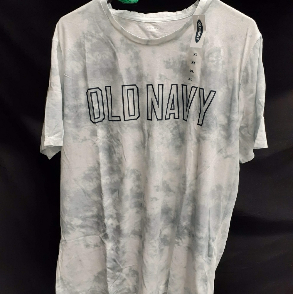 Old navy t shirt